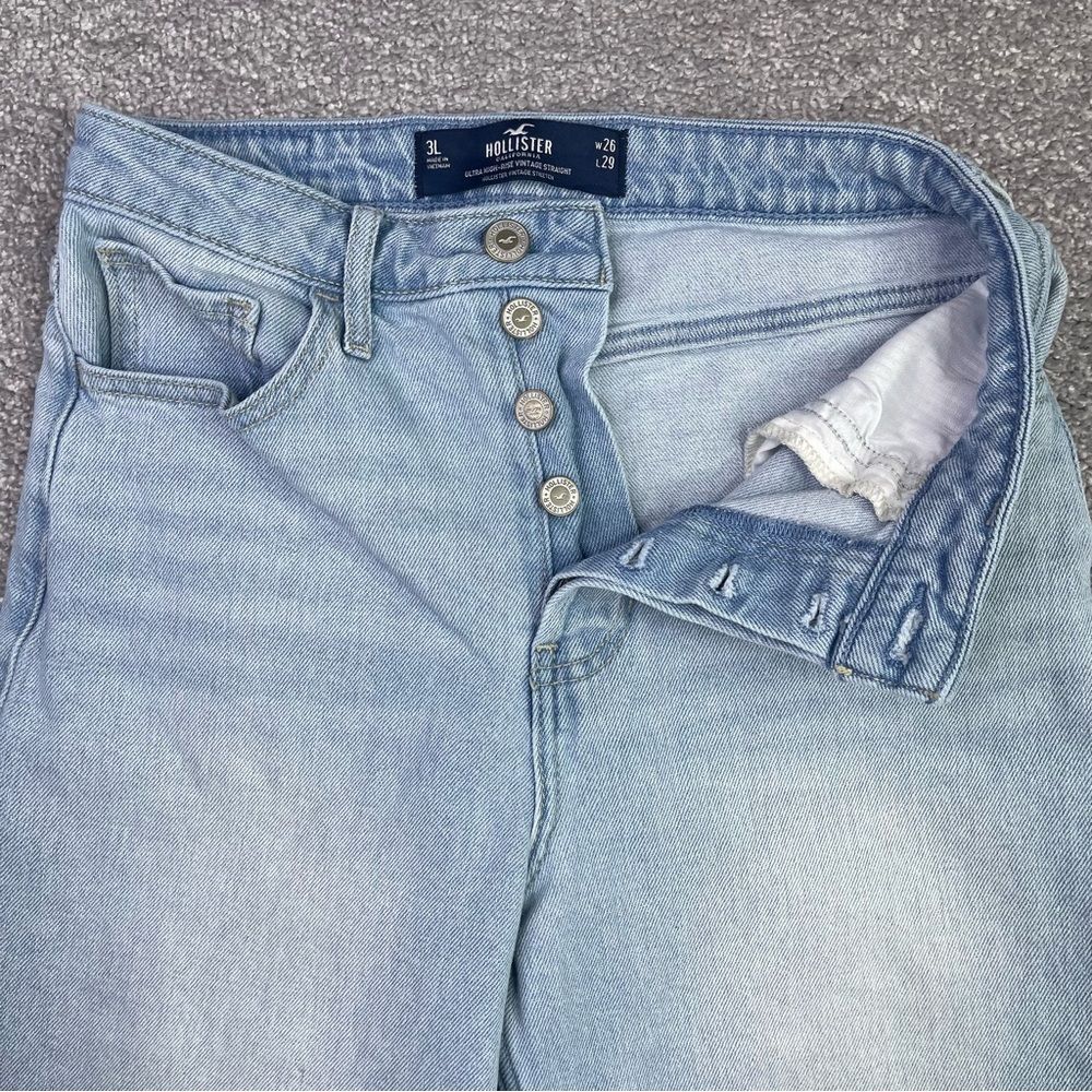 Hollister Jeans Women's 26 Blue Straight High Rise Light Wash Button Fly Ripped - Picture 2 of 12